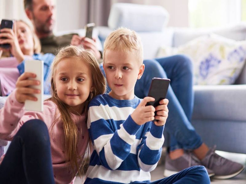 When to Give Kids a Smartphone